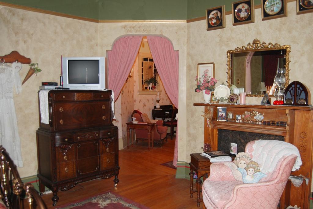 Schuster Mansion Bed & Breakfast Milwaukee Phòng bức ảnh