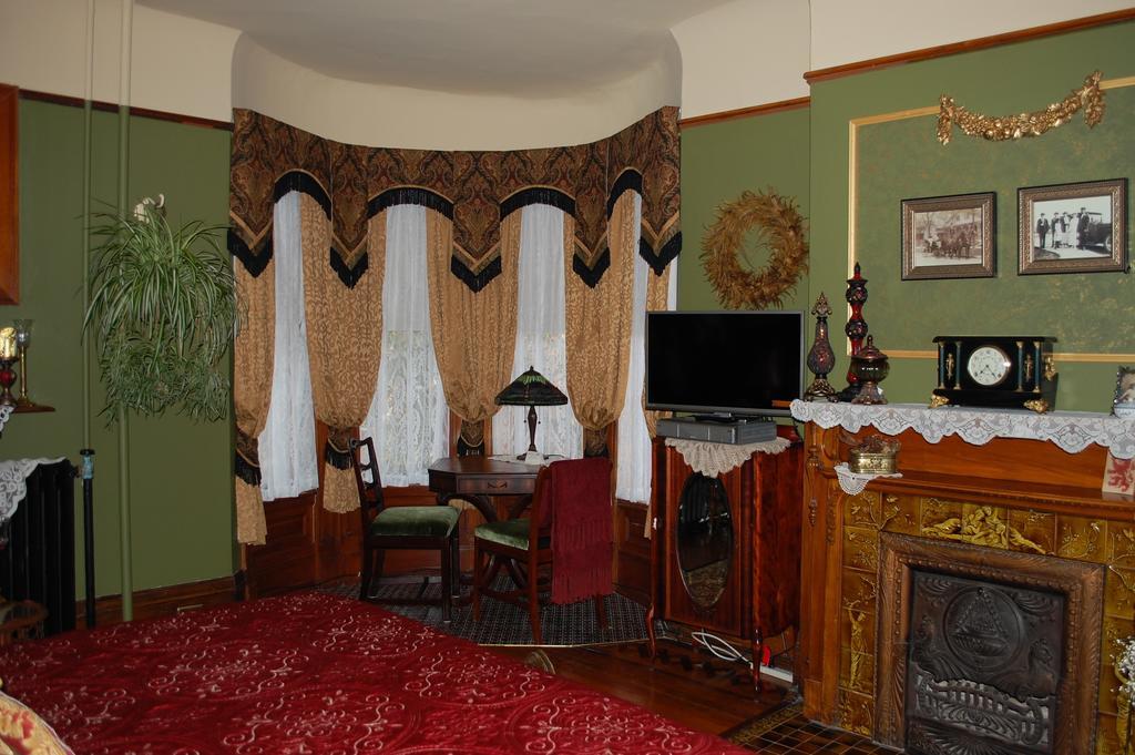 Schuster Mansion Bed & Breakfast Milwaukee Phòng bức ảnh